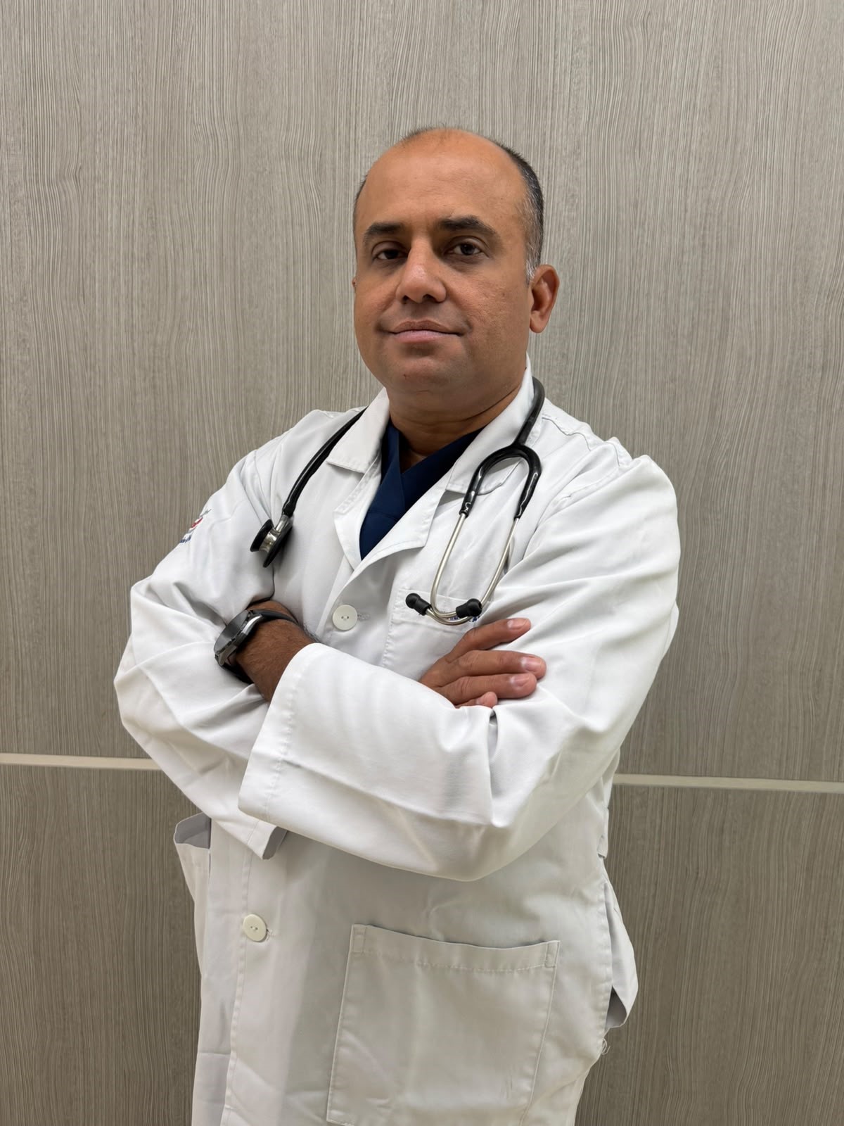 Foto de Dr. Alexander Alvarez Ortiz